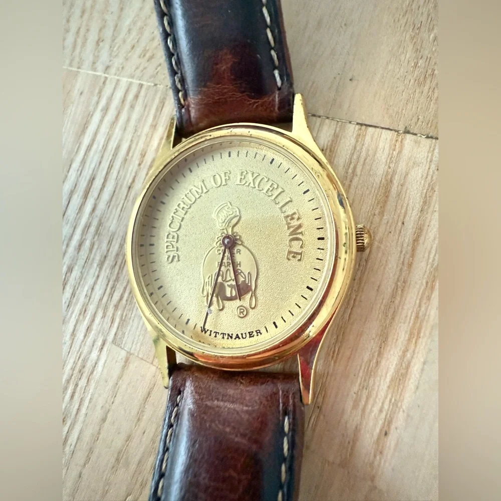 Wittnauer Sherwin Williams gold tone spectrum of excellence watch NEW BATTERY